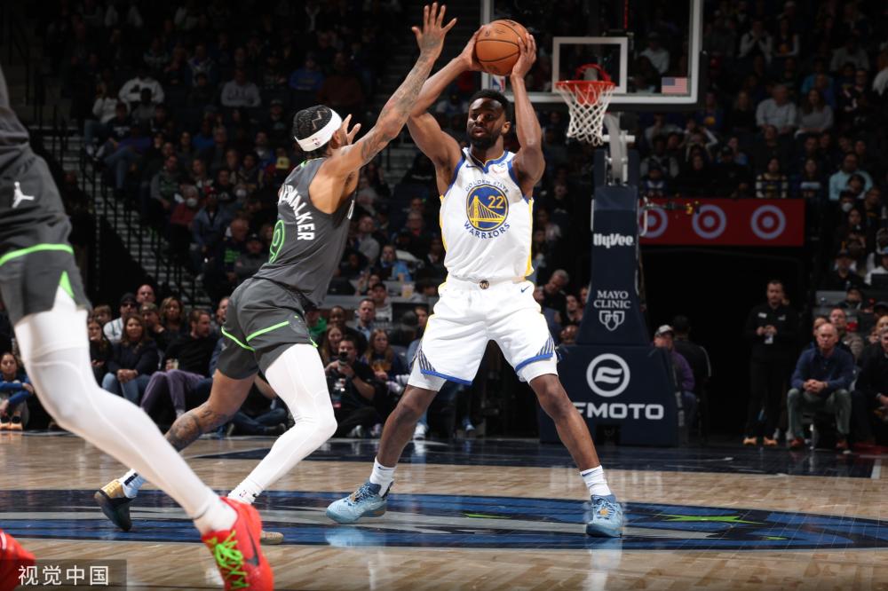 目光吸引到 目光吸引到