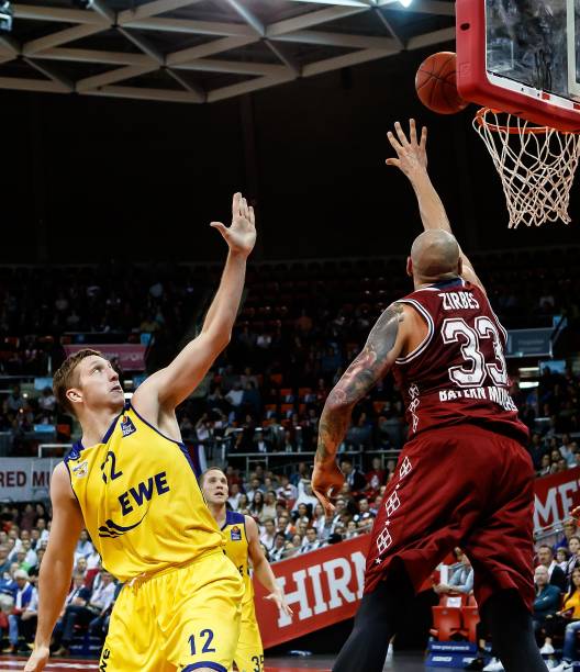 他面对来自 他面对来自